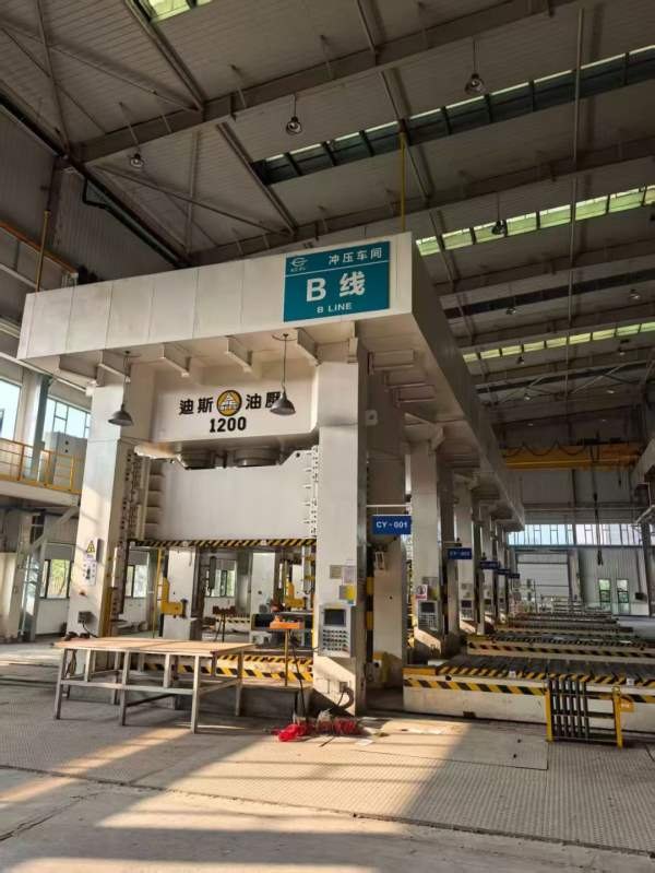 两条精品迪斯框架液压机线：2400吨1600吨1000吨：1200.