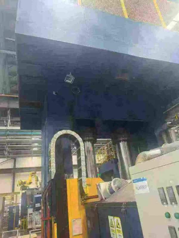 工厂在位，天锻1200吨框架液压机，有效台面2X3米，行.