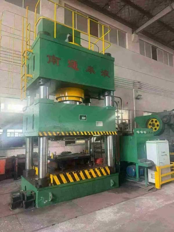 刚刚买下南通800吨液压机，台面1.61.8，开口1.25米，.