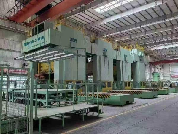 济南二机，闭式四点，全新机安装未用，5250吨2250-100.