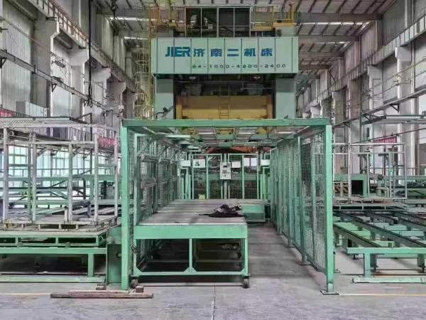 济南二机，闭式四点，全新机安装未用，5250吨2250-100.