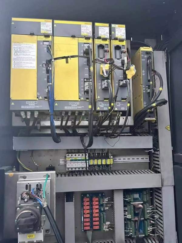 同款2台，台湾丽伟V-50L立加，BT40大主轴直径190，主.