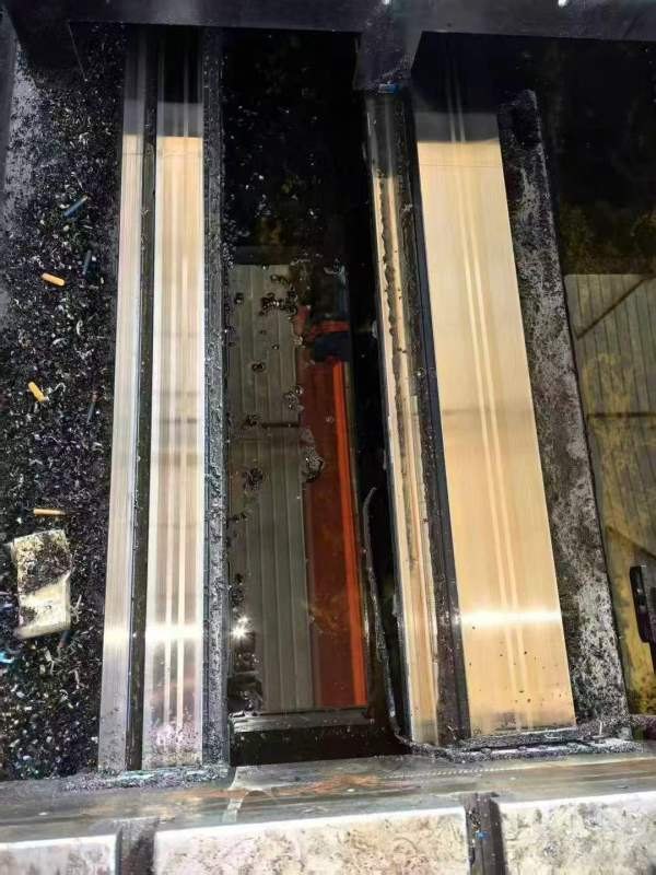 在位出售4米台湾高明数控龙门、发那科18i-MB系统、三.