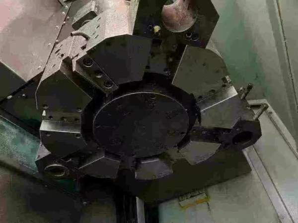 斗山PUMAV835数控立车，切削直径:830mm，车削长度:750.