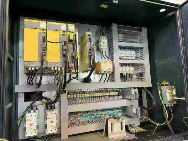 斗山PUMAV835数控立车，切削直径:830mm，车削长度:750.