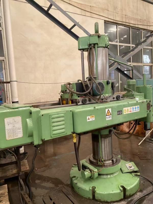 正宗中捷3140万向摇臂钻，100吨，125吨压力机便宜处理.