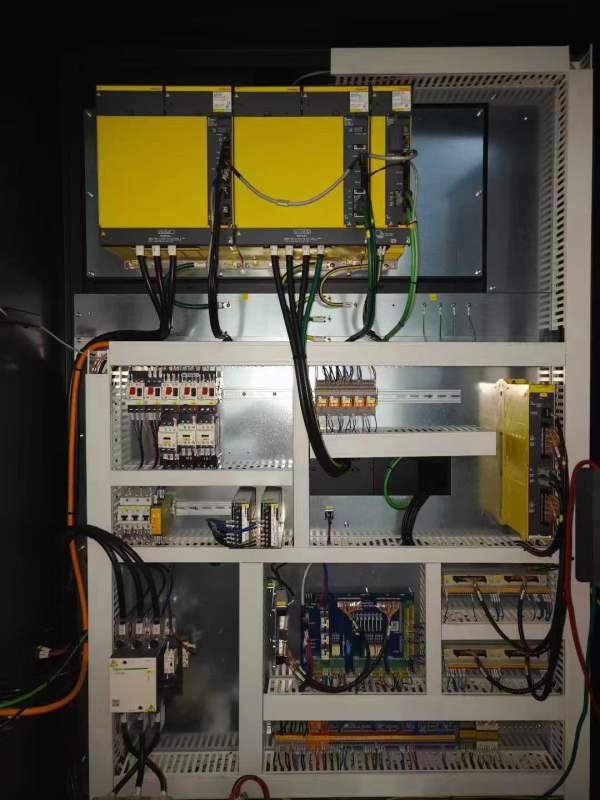 韩国原装斗山PUMA800L数控车床，主轴通孔320配32寸卡.