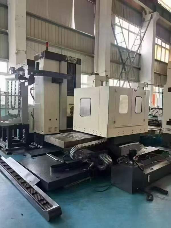 台湾远东数控镗铣床BMC-110R1主轴110-BT50齿轮箱工作.