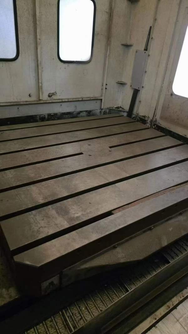 台湾远东数控镗铣床BMC-110R1主轴110-BT50齿轮箱工作.