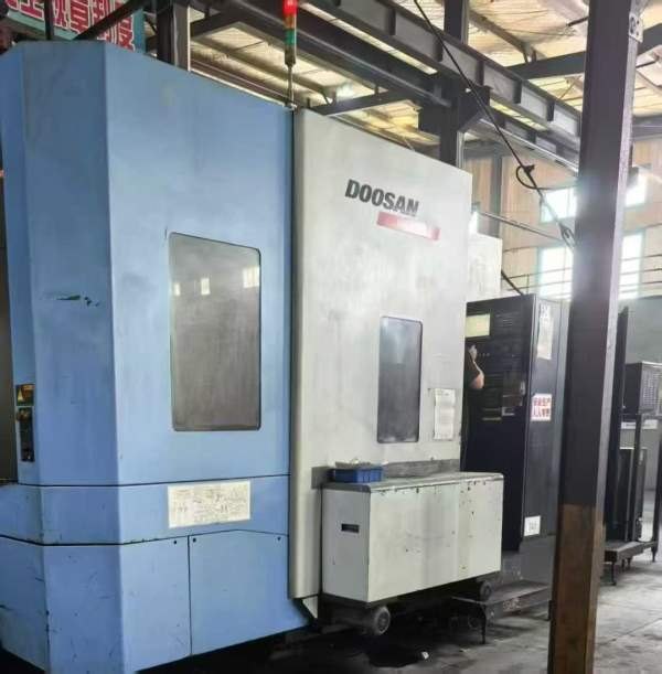 买下韩国斗山HM805双工位卧加工作台mm，一度一分BT50.