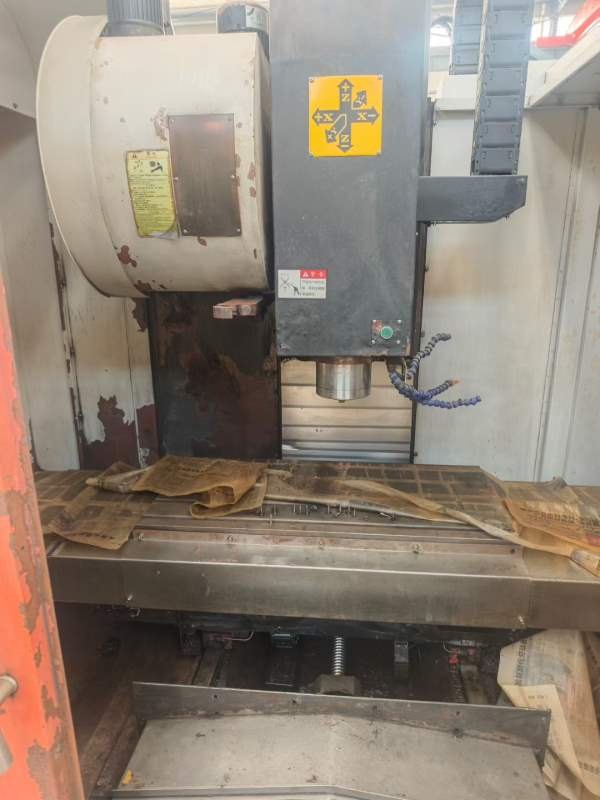 同款俩台华佑850加工中心，三线轨，BT40主轴10000转，.