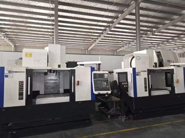 威亚F500立加 ，2台三轴行程：1060x510x635mm工作台尺.