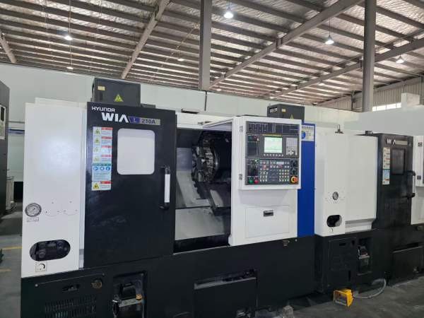 同款4台韩国威亚L210A斜轨数控车床，8寸卡盘，伺服刀.