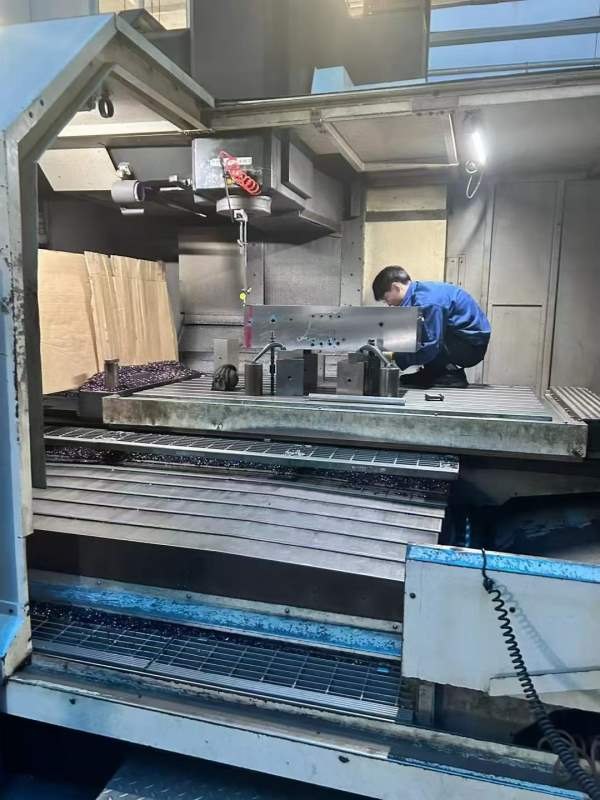 在位出售牧野F12立加一台、安装在位正常使用、懂行的.