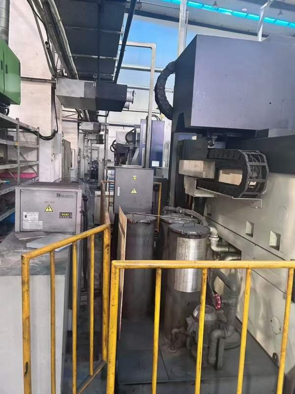 日本牧野157火花机一台、在位安装使用中、三轴行程150.