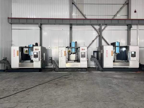 出售3台杭州大天855加工中心两台、1160一台、发那克m .