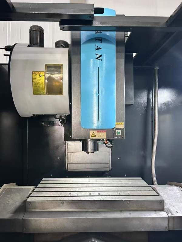 出售3台杭州大天855加工中心两台、1160一台、发那克m .