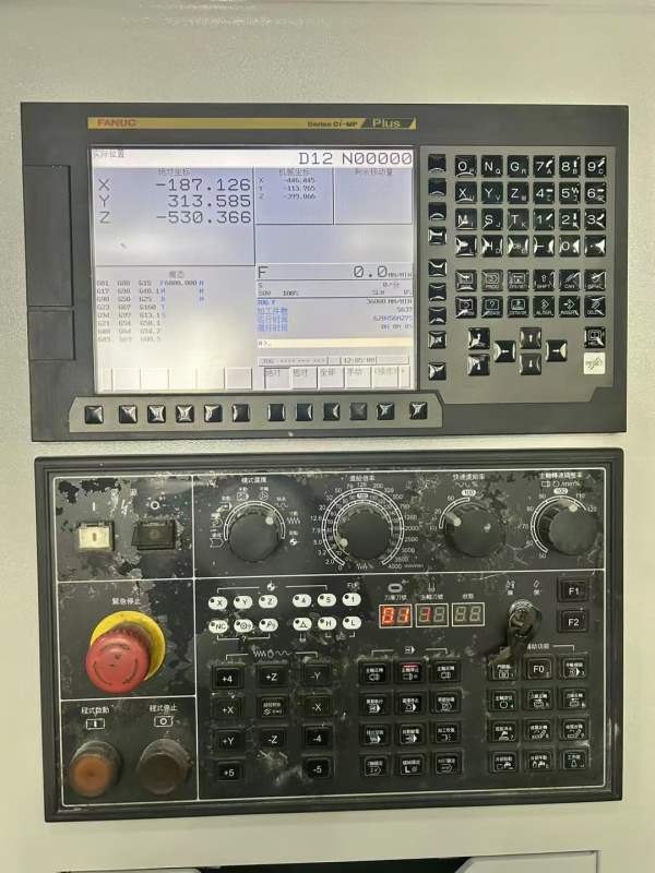 出售3台杭州大天855加工中心两台、1160一台、发那克m .