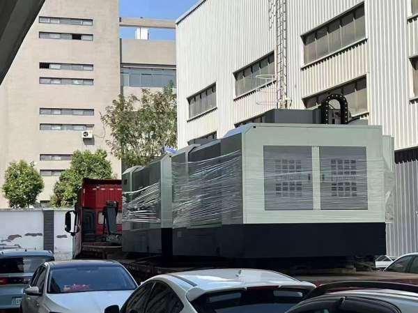 刚刚买下同款4台广东佛威1580数控铣、两线一硬、bt50.