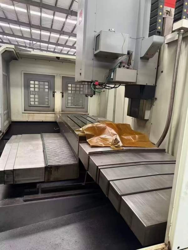 刚刚买下同款4台广东佛威1580数控铣、两线一硬、bt50.