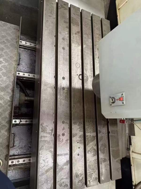 刚刚买下同款4台广东佛威1580数控铣、两线一硬、bt50.