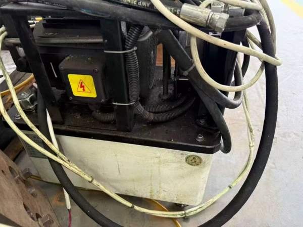 出售古田500转台，带四爪自定心卡盘，顶针尾座，液压.