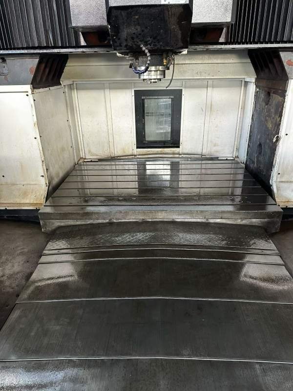 2016年华群2212工作台，55宽线规，三轴行程750工作台.