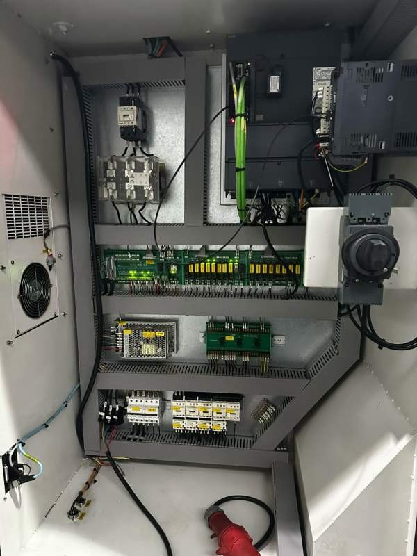 同款两台台信855工作台三轴行程0，主轴直连12000转24.