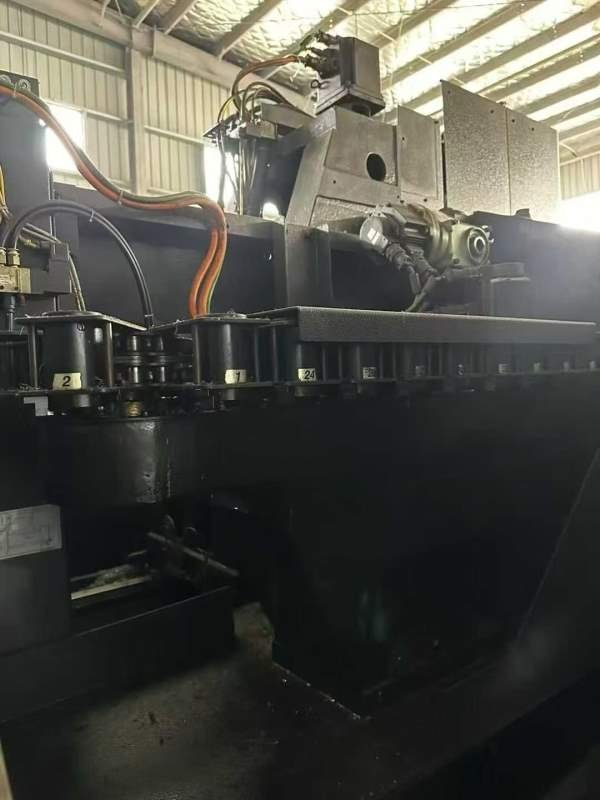 马扎克立式加工中心VTC-200BN行程:1120510510mm工作台.