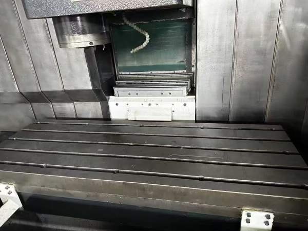 马扎克立式加工中心VTC-200BN行程:1120510510mm工作台.