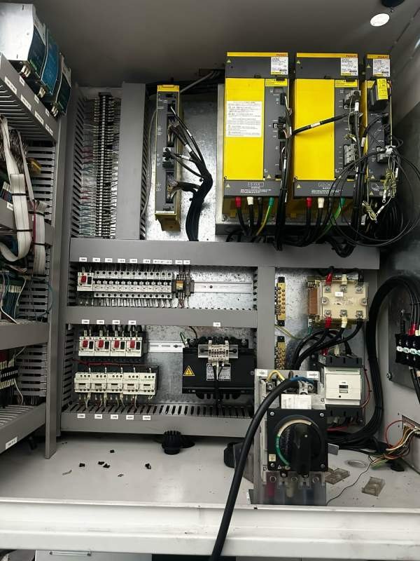 同款两台油欣450数控立车。