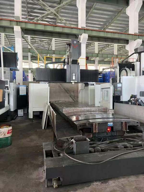 宁波海天2840数控龙门，工作台2000/4000mm，门宽2800m.