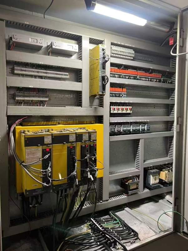 宁波海天2840数控龙门，工作台2000/4000mm，门宽2800m.