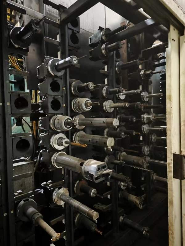 工厂在位出售日本原装牧野A77卧式加工中心一台，喜欢.