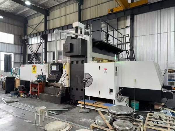 正权3230龙门，工作台2.5米3米，门宽3.2米，门高1.15.