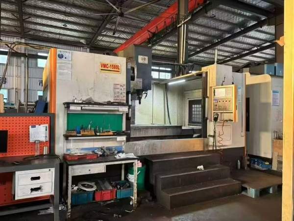 工厂在位，1580，两线一硬，BT50主轴，带主轴中心出水.