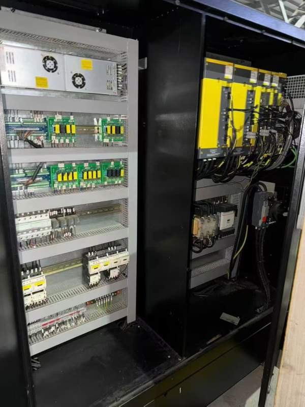 还剩4台 满配台湾大金3320龙门加工中心  工作台3X1.7.