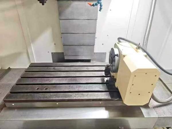 新到一台名铁850四轴加工中心，两线一硬导轨，发那科M.