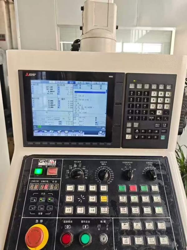 2022年宁波其锐达850四轴加工中心（三轴滚柱线轨，BT4.