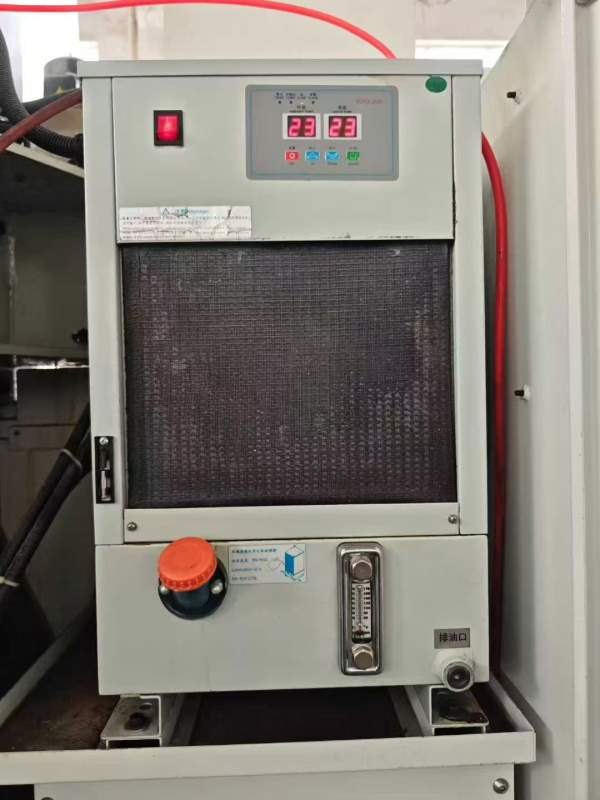 2022年宁波其锐达850四轴加工中心（三轴滚柱线轨，BT4.