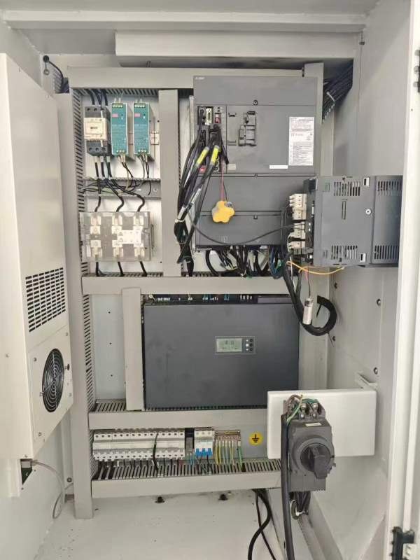 2022年宁波其锐达850四轴加工中心（三轴滚柱线轨，BT4.