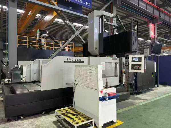 还剩4台，台湾大金3320龙门加工中心  工作台3X1.7米 .