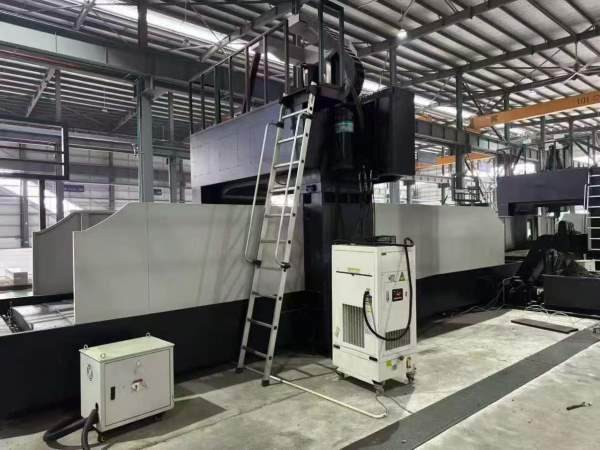 还剩4台，台湾大金3320龙门加工中心  工作台3X1.7米 .