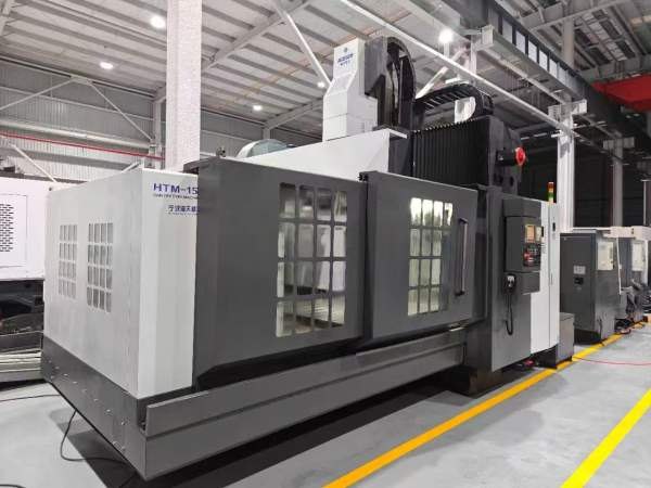 仓库新到精品海天1500G龙门加工中心，a法电机驱动品牌.