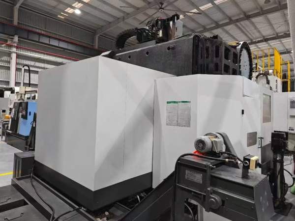 仓库新到精品海天1500G龙门加工中心，a法电机驱动品牌.