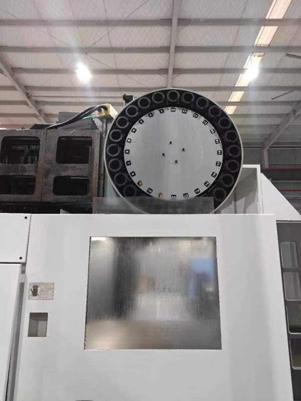 仓库新到精品海天1500G龙门加工中心，a法电机驱动品牌.