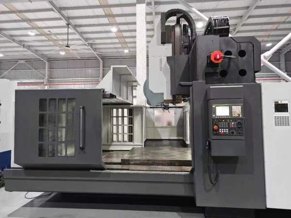 仓库新到精品海天1500G龙门加工中心，a法电机驱动品牌.