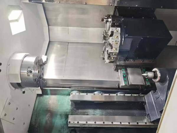 刚刚拿下一台9.9成新2025年斗山迪恩LYNX305数控车床、.