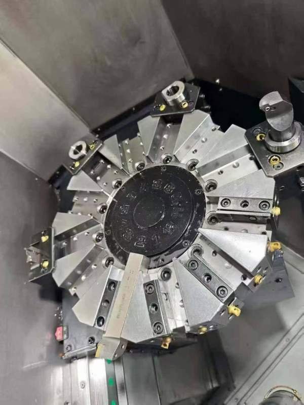 刚刚拿下一台9.9成新2025年斗山迪恩LYNX305数控车床、.