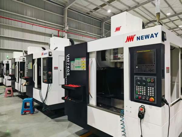 同款四台精品苏州一线品牌纽威740加工中心，2021年，.